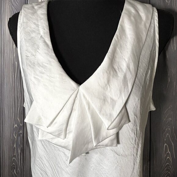 SUNNY LEIGH Sleeveless Top V Neck With Pleated Bow Detail White Satin - Picture 2 of 8